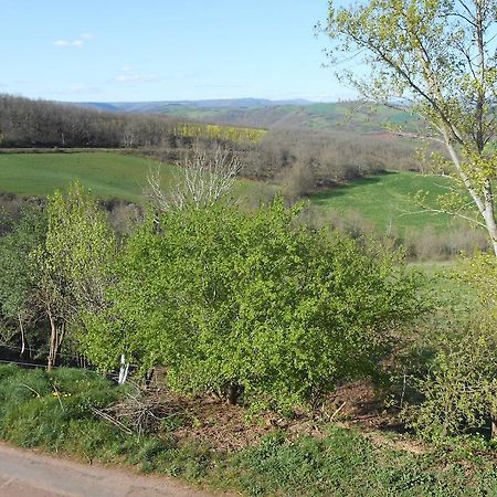Gite Des Monts Saint-Izaire Εξωτερικό φωτογραφία