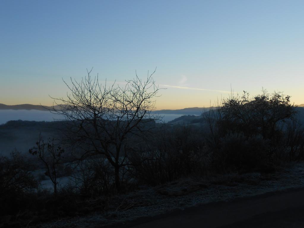 Gite Des Monts Saint-Izaire Εξωτερικό φωτογραφία
