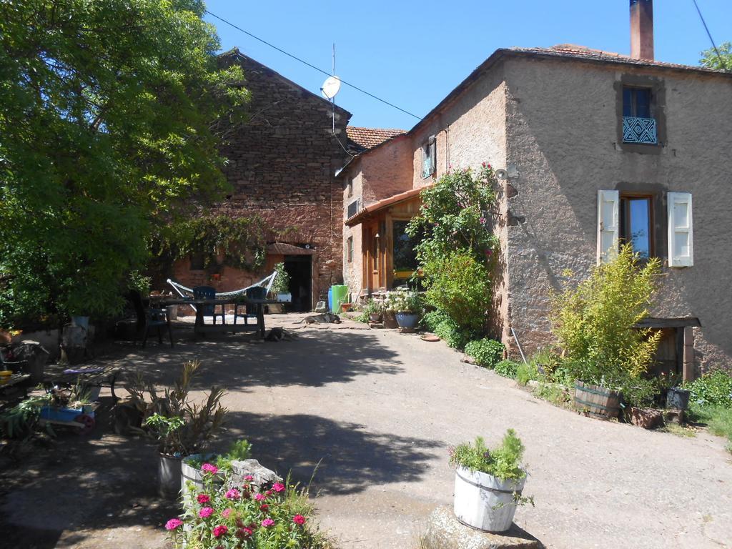 Gite Des Monts Saint-Izaire Εξωτερικό φωτογραφία