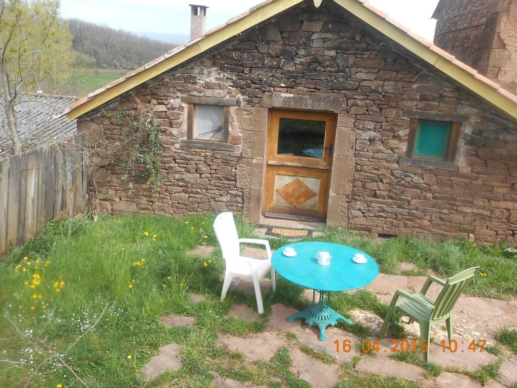 Gite Des Monts Saint-Izaire Εξωτερικό φωτογραφία