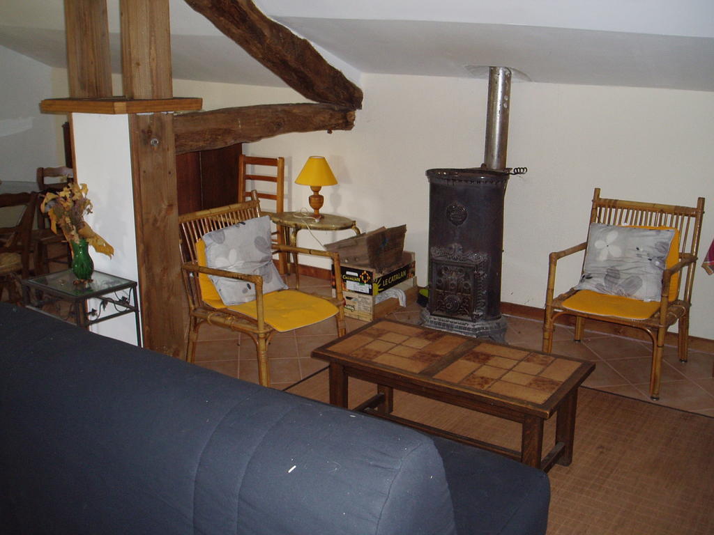 Gite Des Monts Saint-Izaire Δωμάτιο φωτογραφία