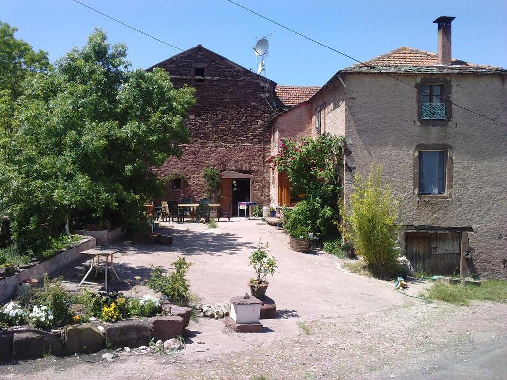 Gite Des Monts Saint-Izaire Δωμάτιο φωτογραφία